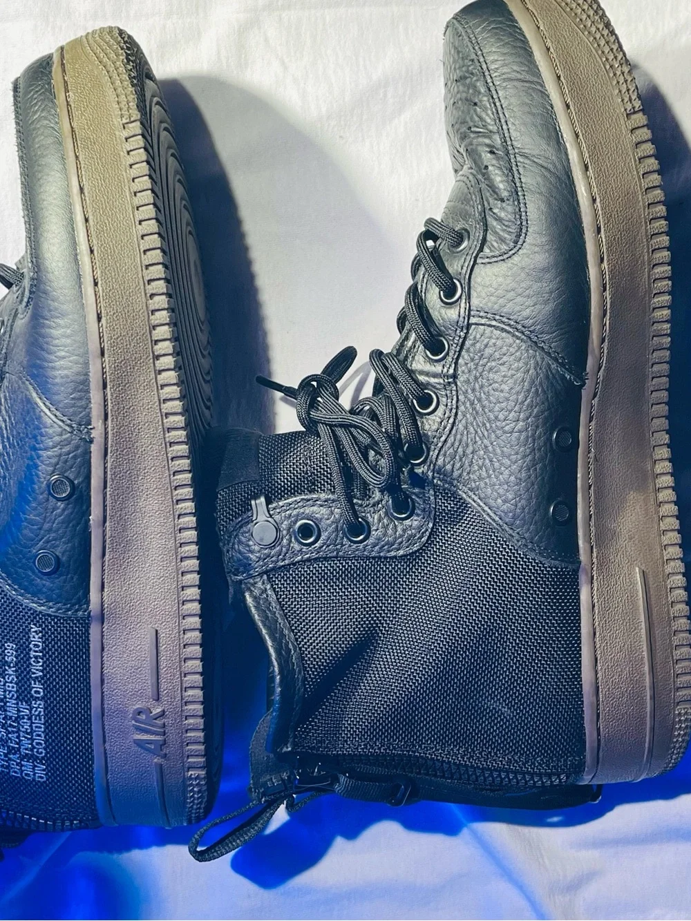 Nike Men's Black High-Top Leather Boot Sneaker Hybrid
